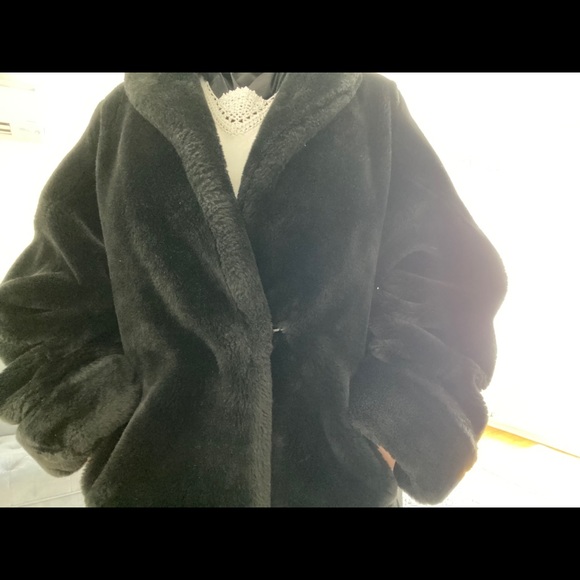 Long Fur Coat - Picture 5 of 11